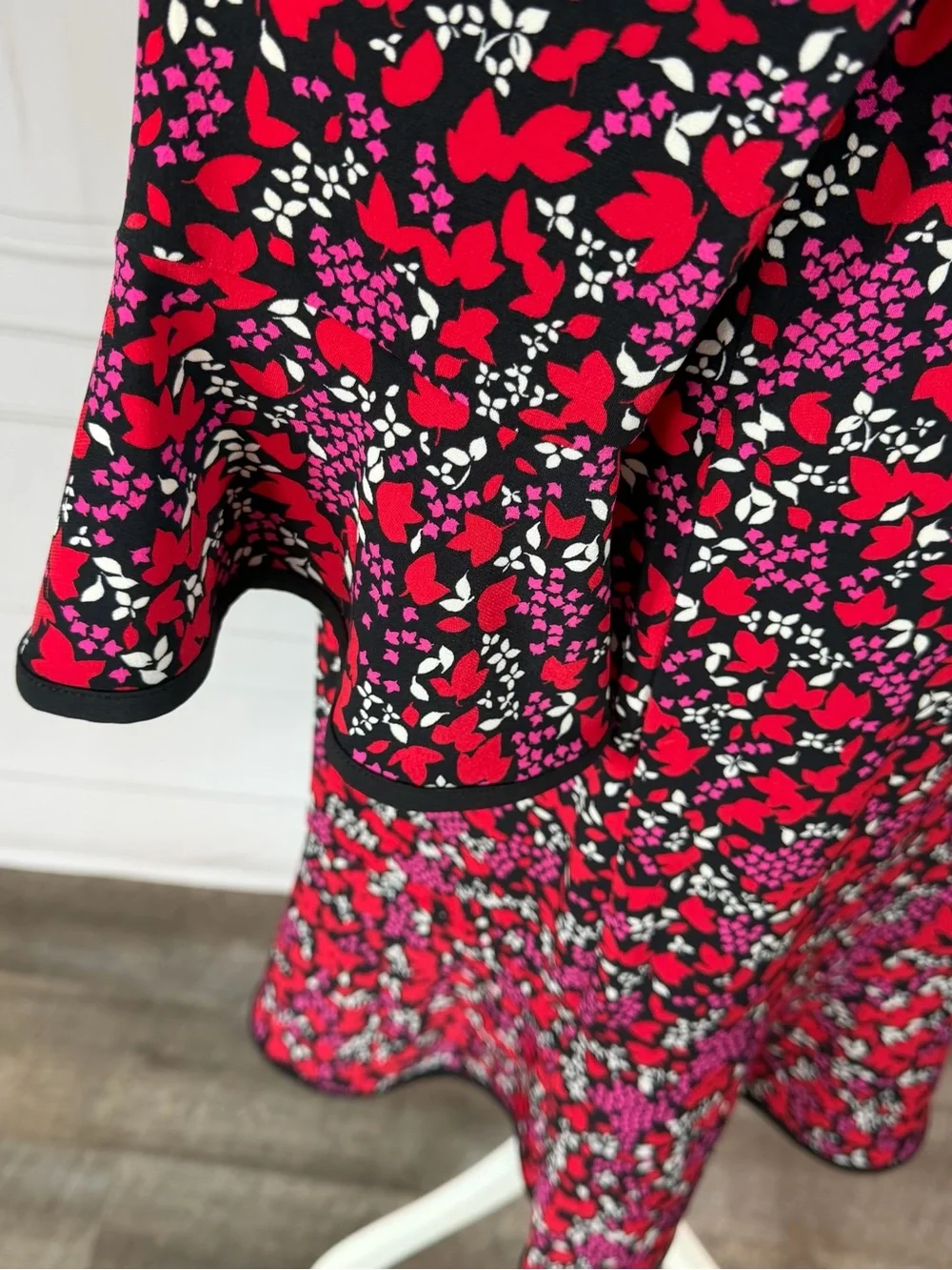 MICHAEL Michael Kors Red Floral Long Sleeve Shift Dress Sz L Black Trim Office